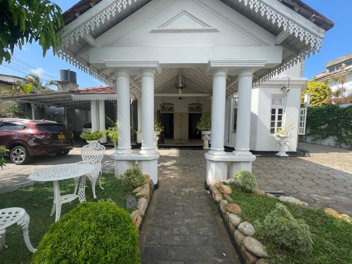 Beverly Villa Дехивала-Маунт-Лавиния Экстерьер фото